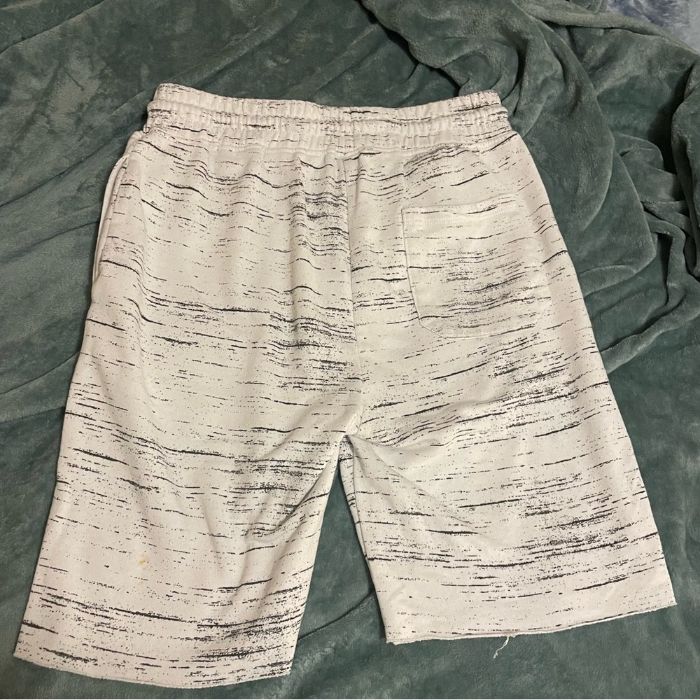 Men's White and Black Casual Shorts - Picture 5 of 6